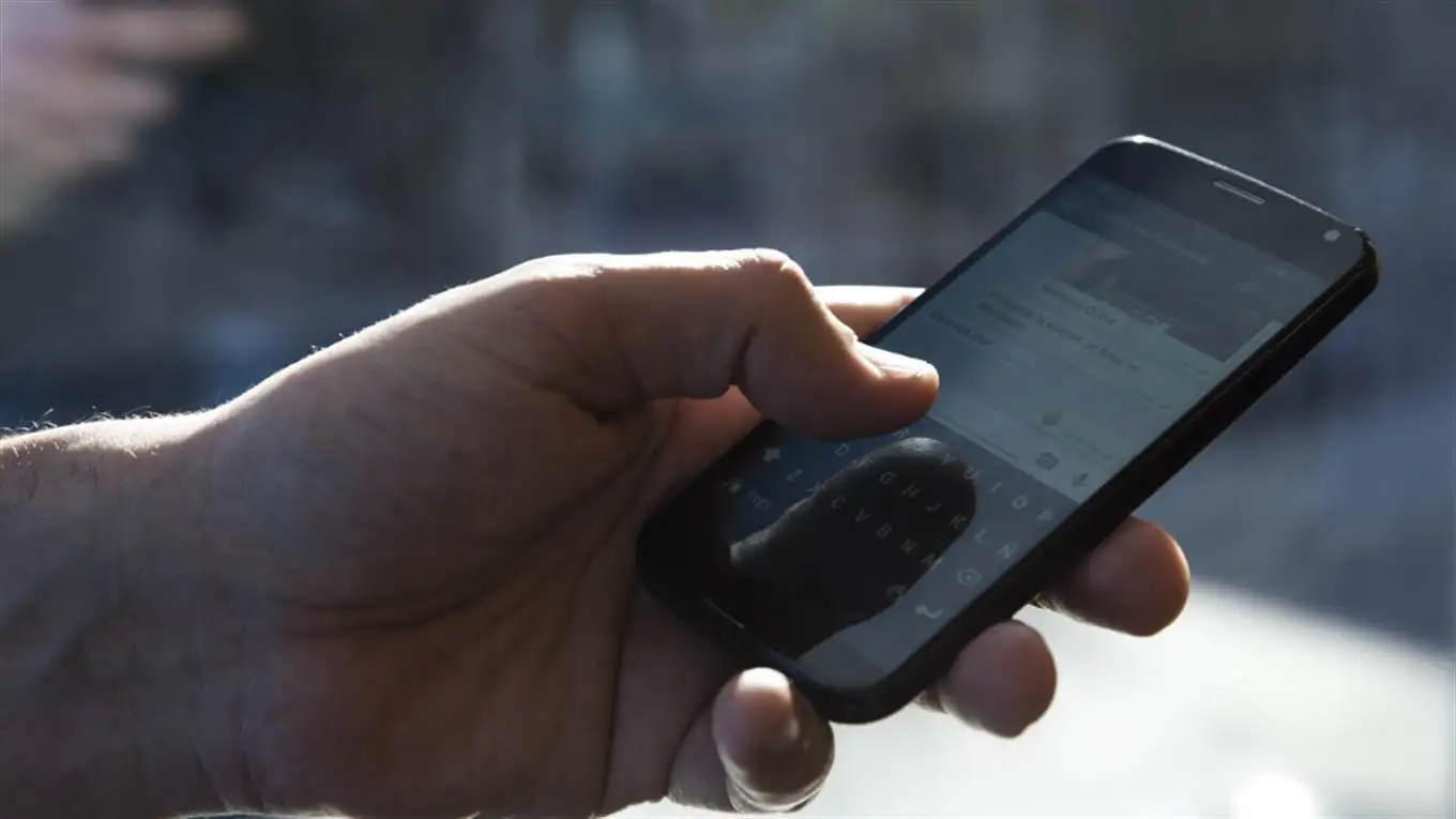 Tener el celular cerca aumenta la distracción y reduce la capacidad cognitiva