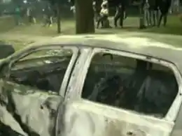 Dos autos aparecieron prendidos fuego cerca del Gigante de Arroyito tras el partido entre Belgrano e Independiente
