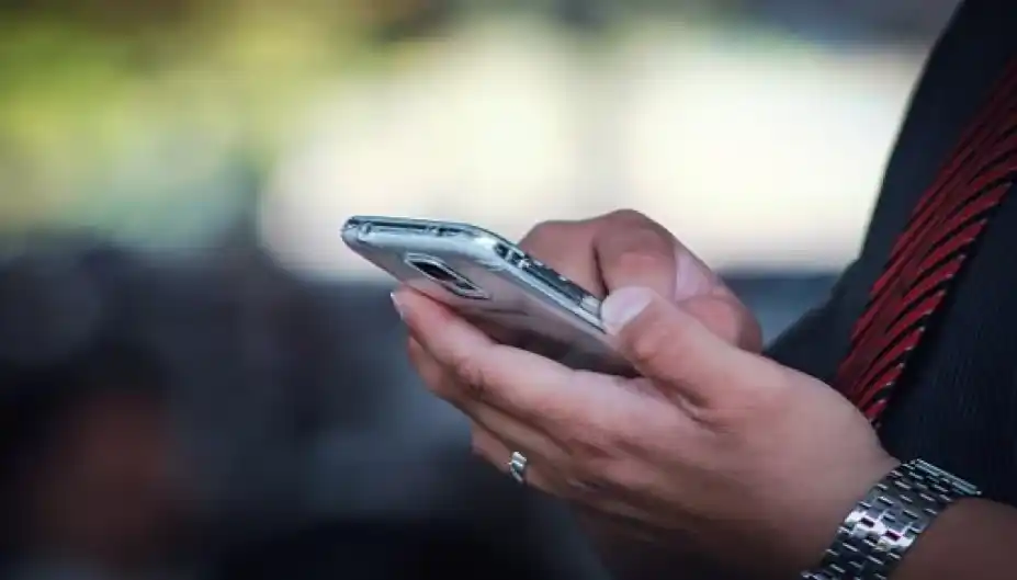 Autorizan subas de 9,80% en febrero y de 7,80% en abril para telefonía, internet y TV