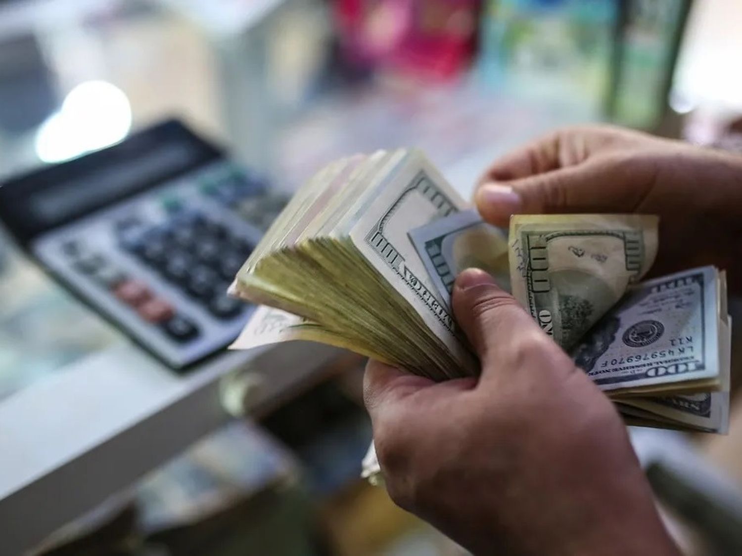 Los créditos en pesos y en dólares continuaron la tendencia alcista en febrero