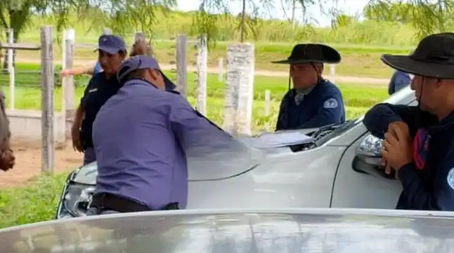 Detuvieron a un conductor que circulaba pese a tener una prohibición judicial