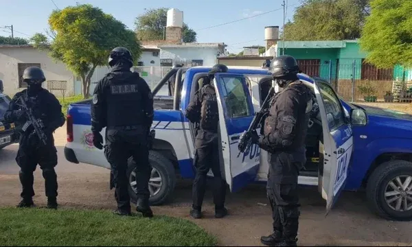 La Policía desplegó un operativo cerrojo para interceptar a los delincuentes.