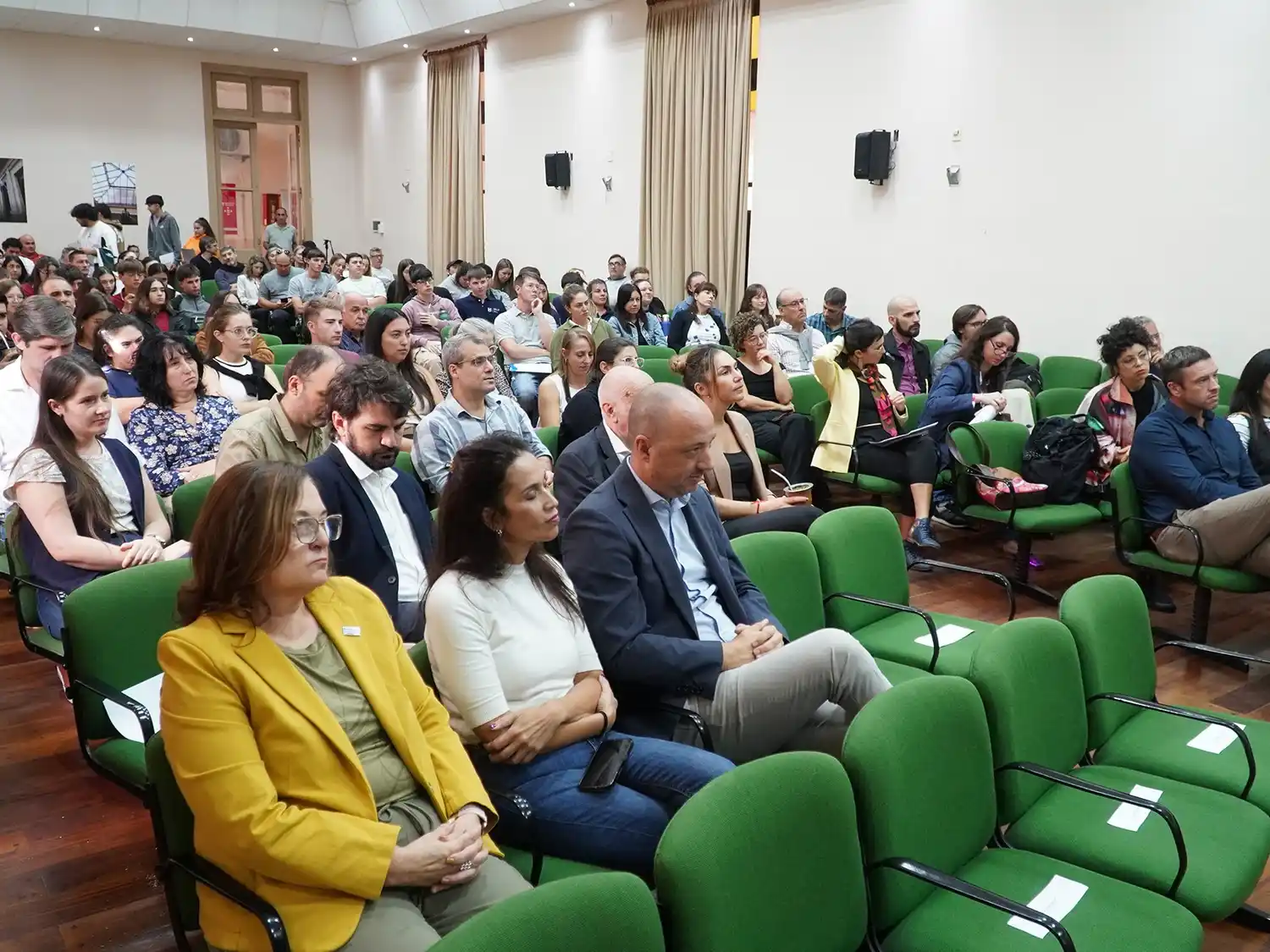 Se realiza un foro donde la ciencia muestra sus aportes a la cadena avícola entrerriana