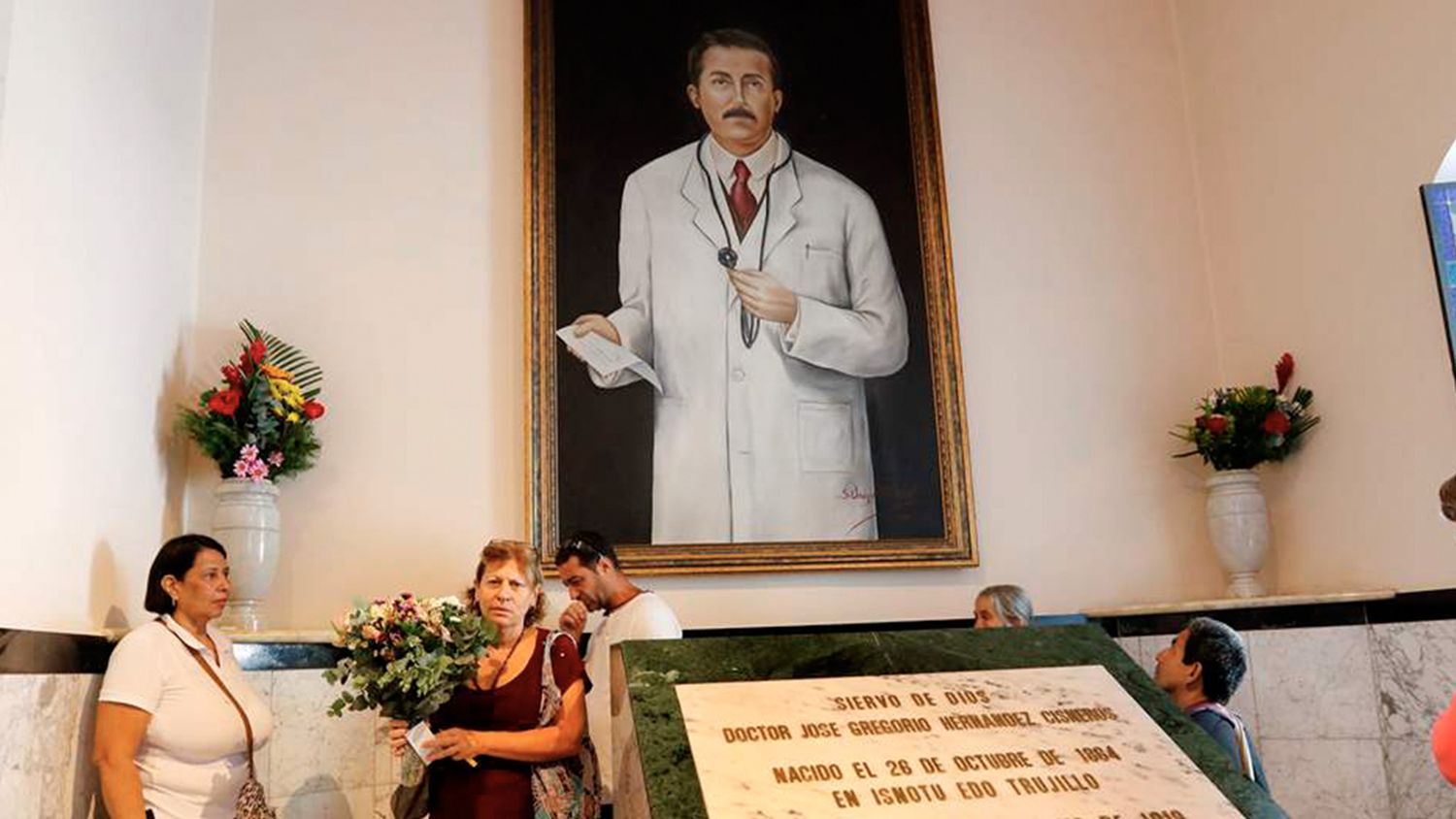 FELIGRESÍA DESDE CASA: exhumación de restos de José Gregorio Hernández se transmitirá por Vale TV y Youtube