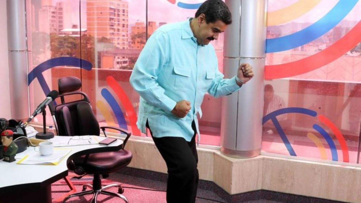 PESCA EN RÍO REVUELTO: Maduro ganaría ampliamente elección en 2024, según encuesta