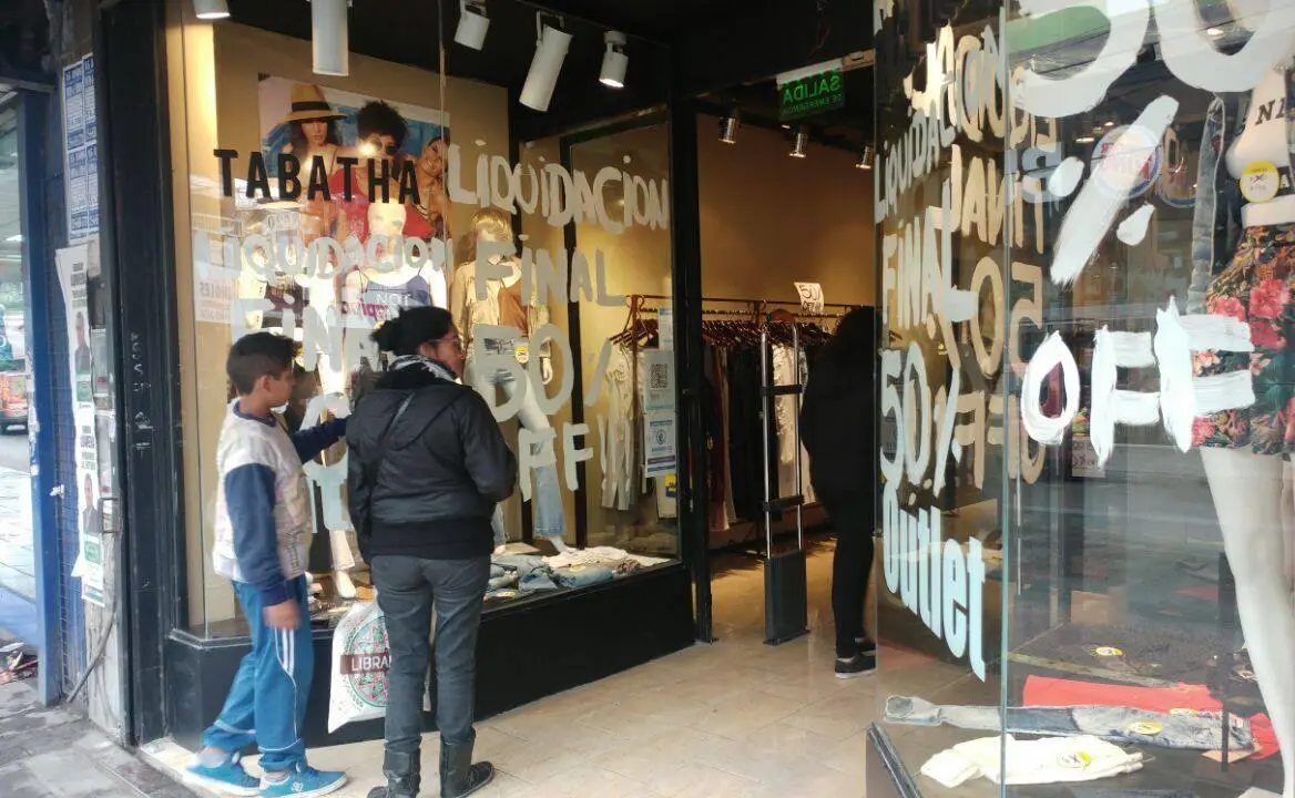Cayeron las ventas otra vez y acumulan 16 meses en baja