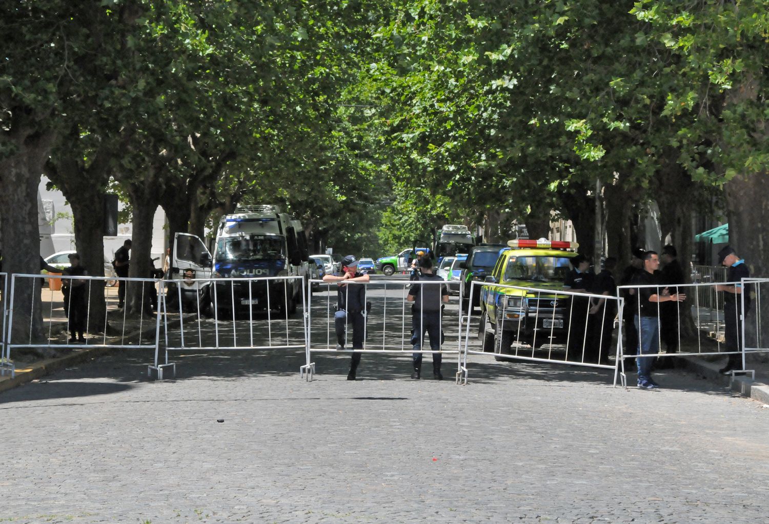 Acampe -corte calles- Muni 16-12-21 (8)