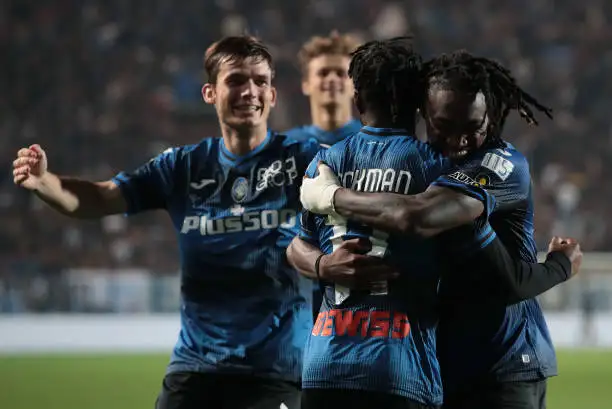 Atalanta ganó y trepó a la punta del torneo