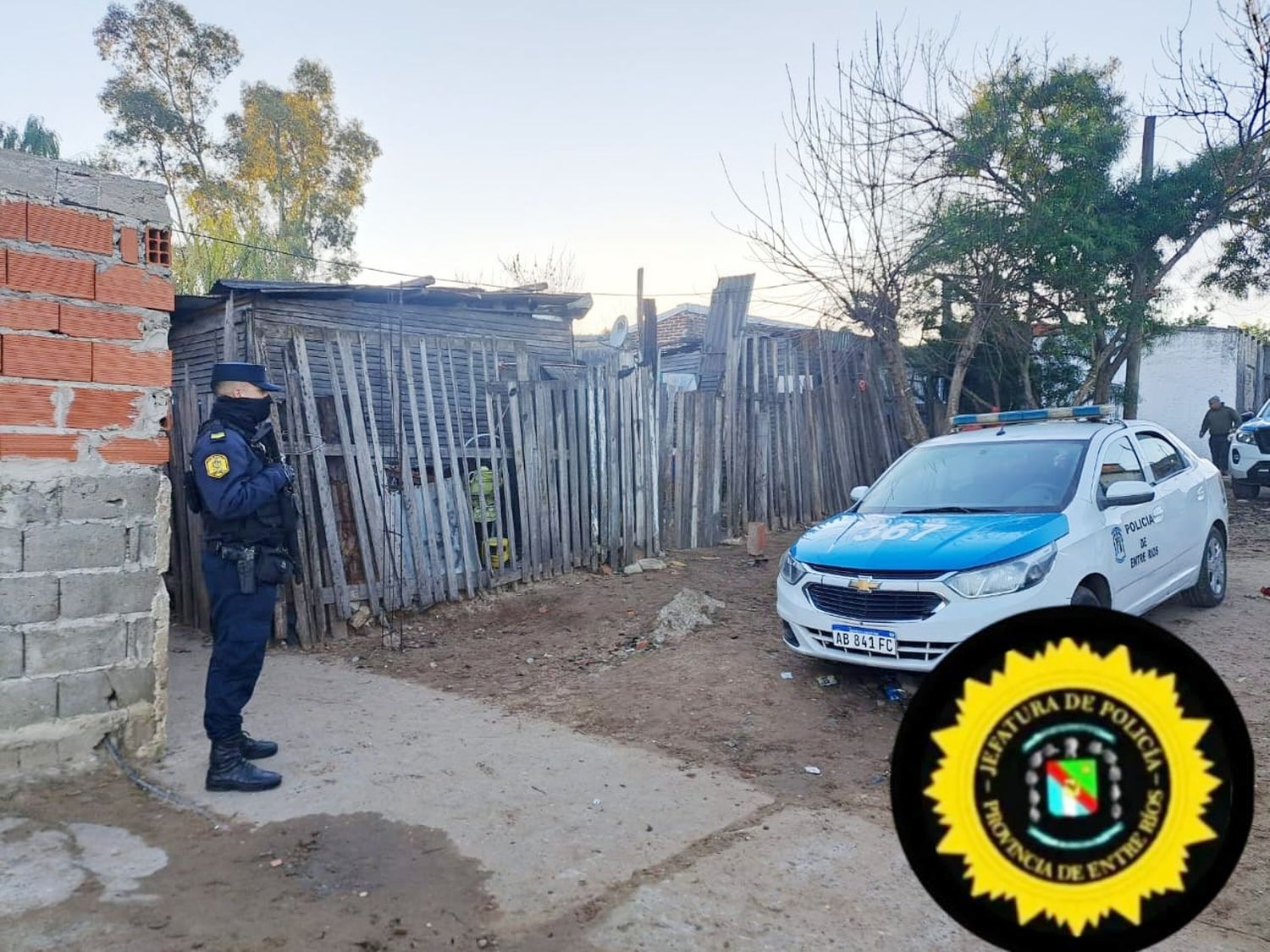 Siete personas detenidas y secuestro de armas, cocaína y marihuana