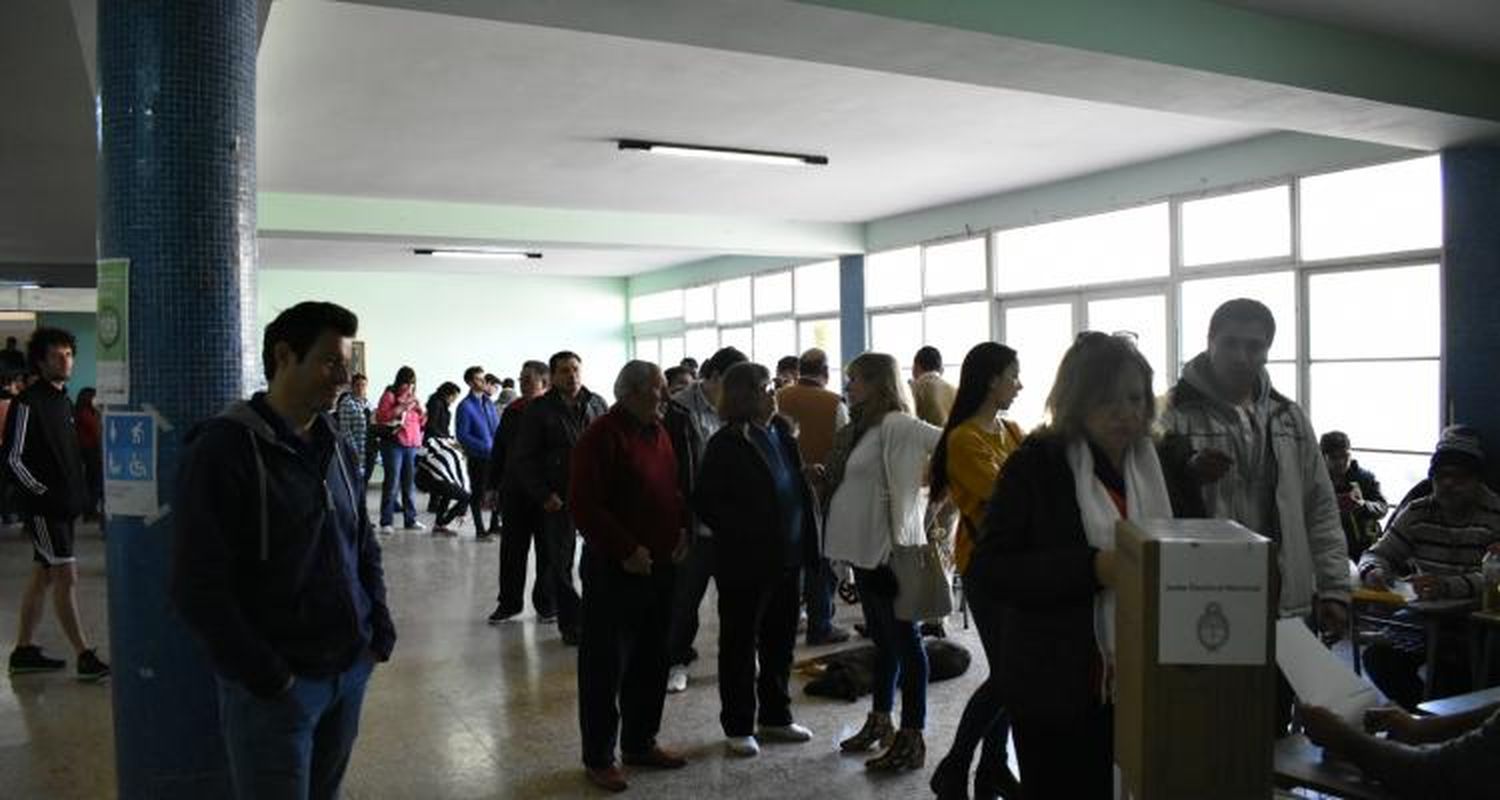 Elecciones 2017: El lunes hay clases y jornada de capacitación, por lo que las escuelas elevaron sus quejas