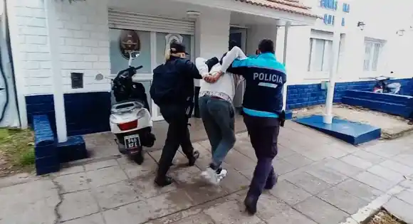 Detuvieron a un joven por circular en un auto sin papeles y dominio falso