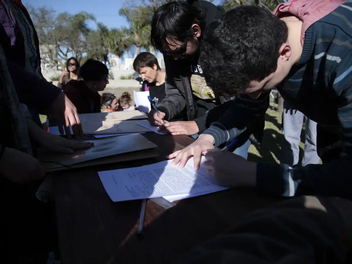 Renunció un centenar de personas a la Iglesia 