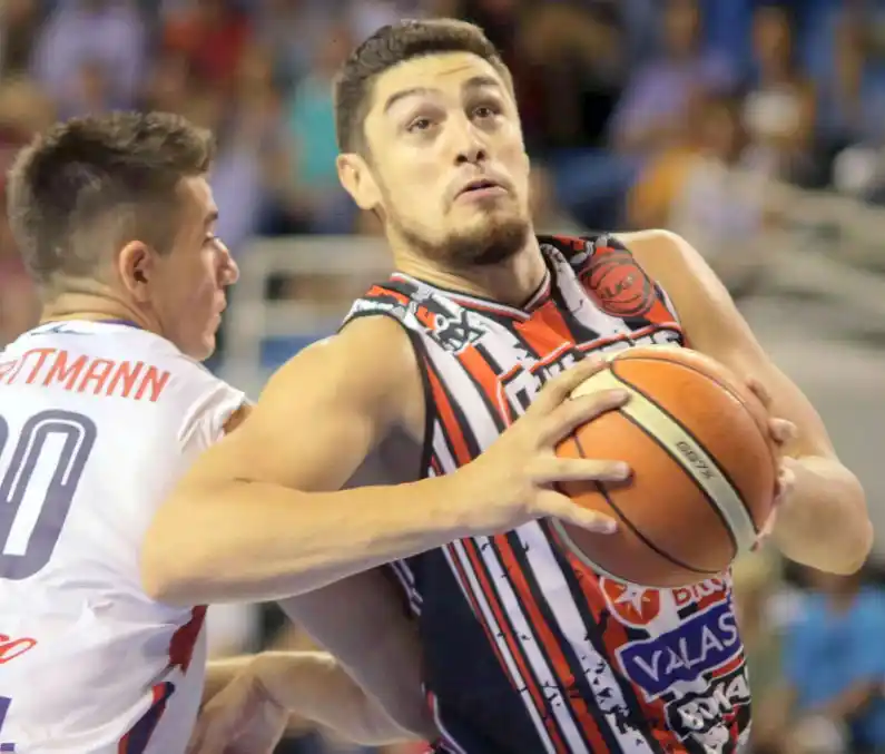 Emiliano Basabe rescindió con Quilmes