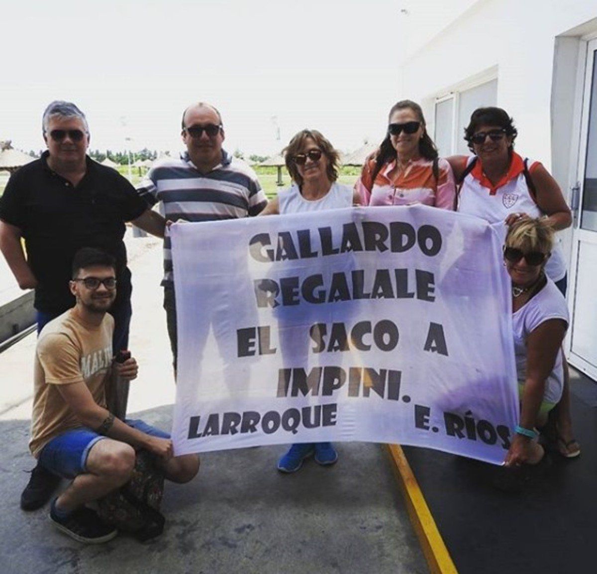 En particular pedido de la familia de Paolo Impini al Muñeco Gallardo