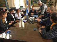 Se firmó el contrato y se inician las  obras de refacción de la escuela de Cerro Leones