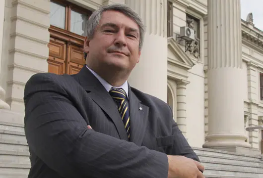 Senador D’Onofrio comparó gestión provincial con ministro de propaganda nazi