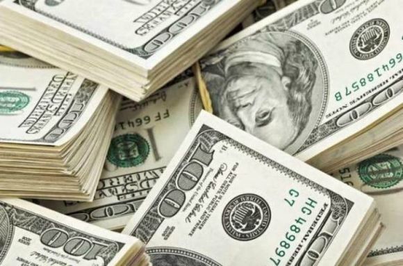 Nueva caída del dólar blue: alcanzó la menor brecha con el oficial desde mayo