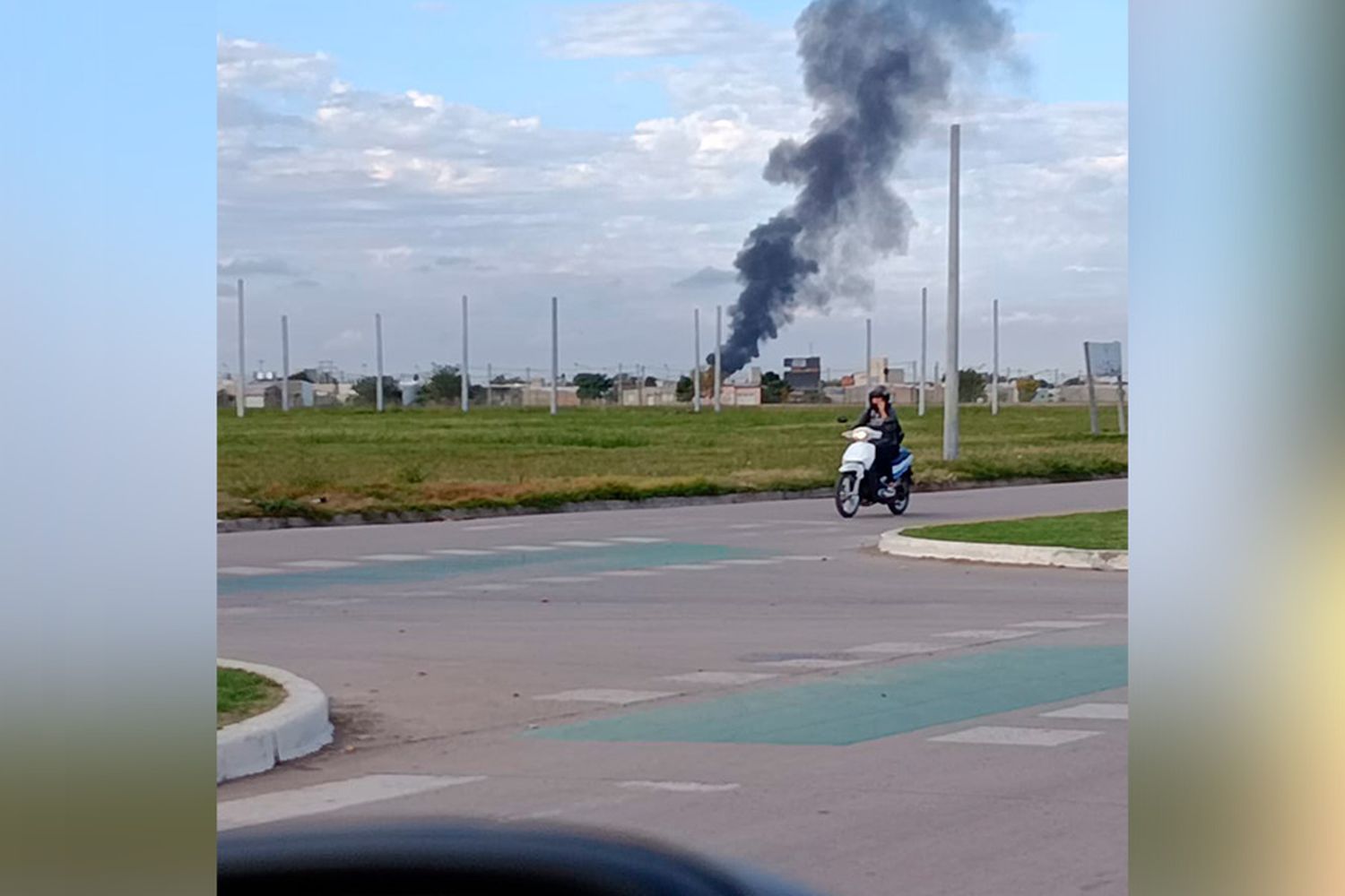 Gran columna de humo negro en el norte de la ciudad: ¿qué pasó?
