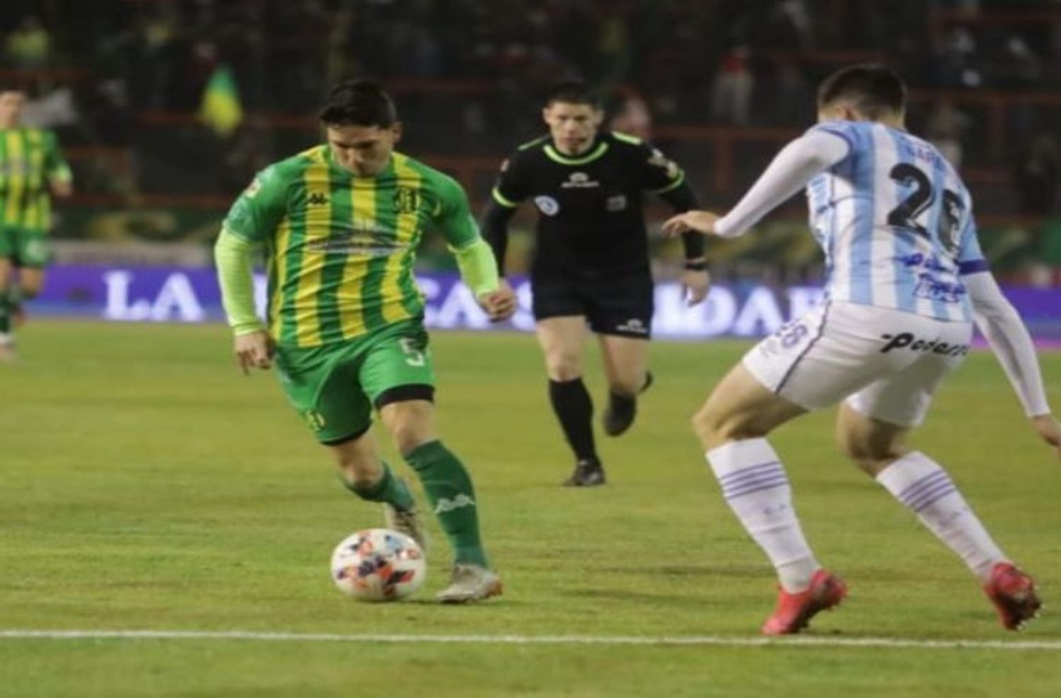 Con la mira puesta en sumar, Aldosivi visita a Colón