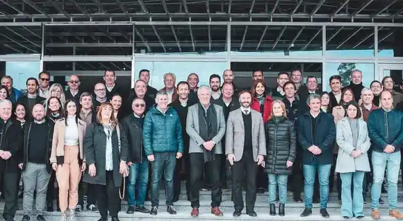 Cusinato detalló el plan de operación del aeropuerto y anunció la relicitación del proyecto de la planta de efluentes