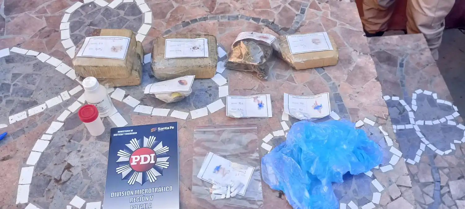 Allanaron una casa en Rafaela y encontraron más de 2 kg de marihuana compacta y varias dosis de cocaína