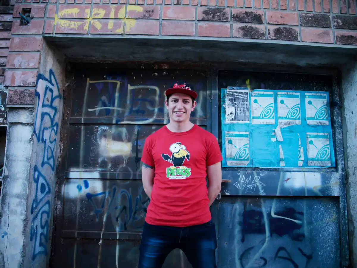 El sanfrancisqueño que anima  a miles de chicos en Peko´s 