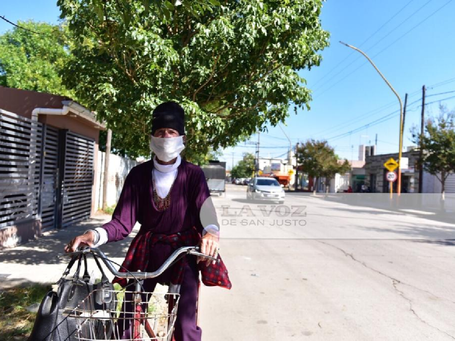El hombre que no dejó solos a los abuelos