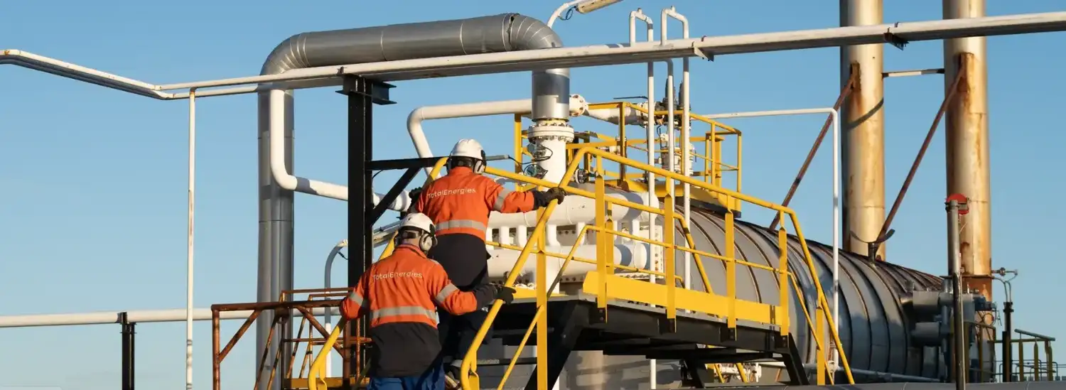 TotalEnergies presentó una cartera de inversiones en Argentina que incluye nuevos desarrollos de petróleo y gas.