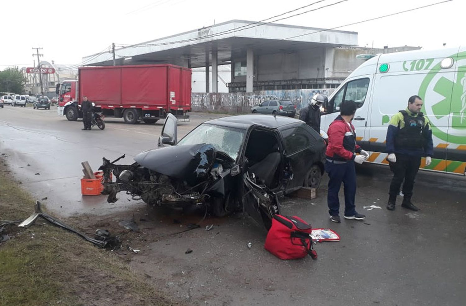Circulaban a excesiva velocidad y terminaron impactando contra una columna