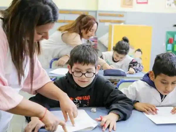 Luego de los aumentos de Insfrán, Formosa 
lidera los salarios docentes en la región NEA