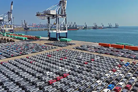 El régimen de China extiende la guerra comercial: elevó al 125 % los aranceles a productos de Estados Unidos