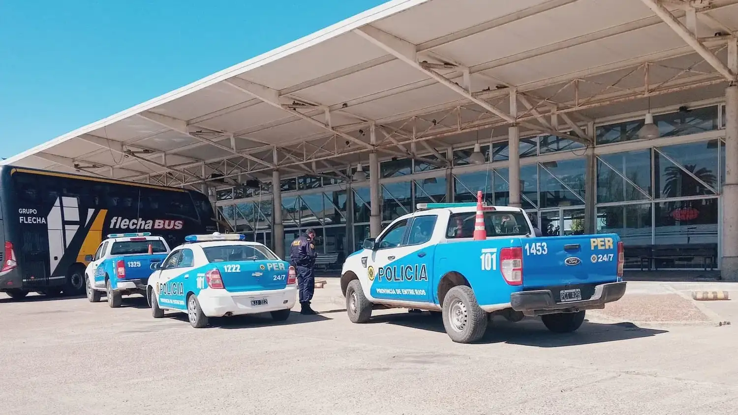 Una joven de 23 y uno de 25 fueron detenidos en la terminal