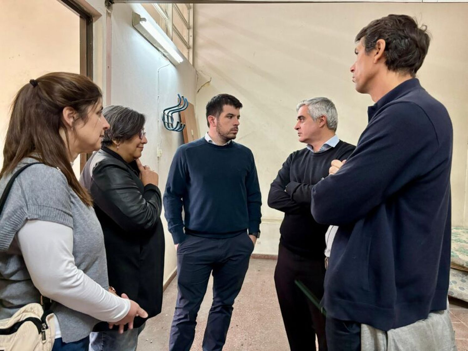 El intendente, junto a autoridades locales y de la UNR.