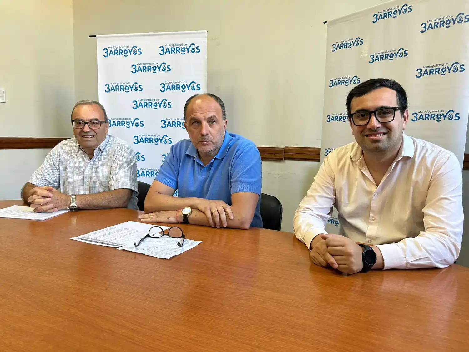 El intendente Pablo Garate junto a Sergio Garcimuño y Federico Morales