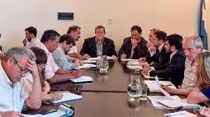 El Gobierno convocó a los gremios estatales para el 1º de junio 