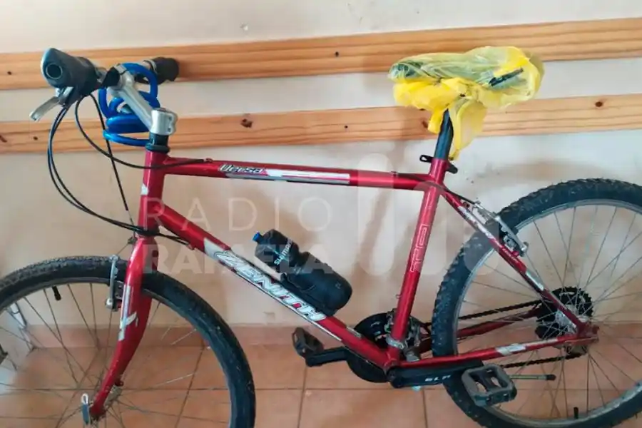 Barrio Mora: encontraron una bicicleta tipo mountain bike abandonada