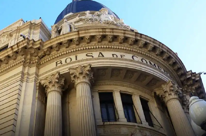 Gran enojo de las cerealeras y el sector bursátil: se oponen a pagar más impuestos para subsidiar el transporte