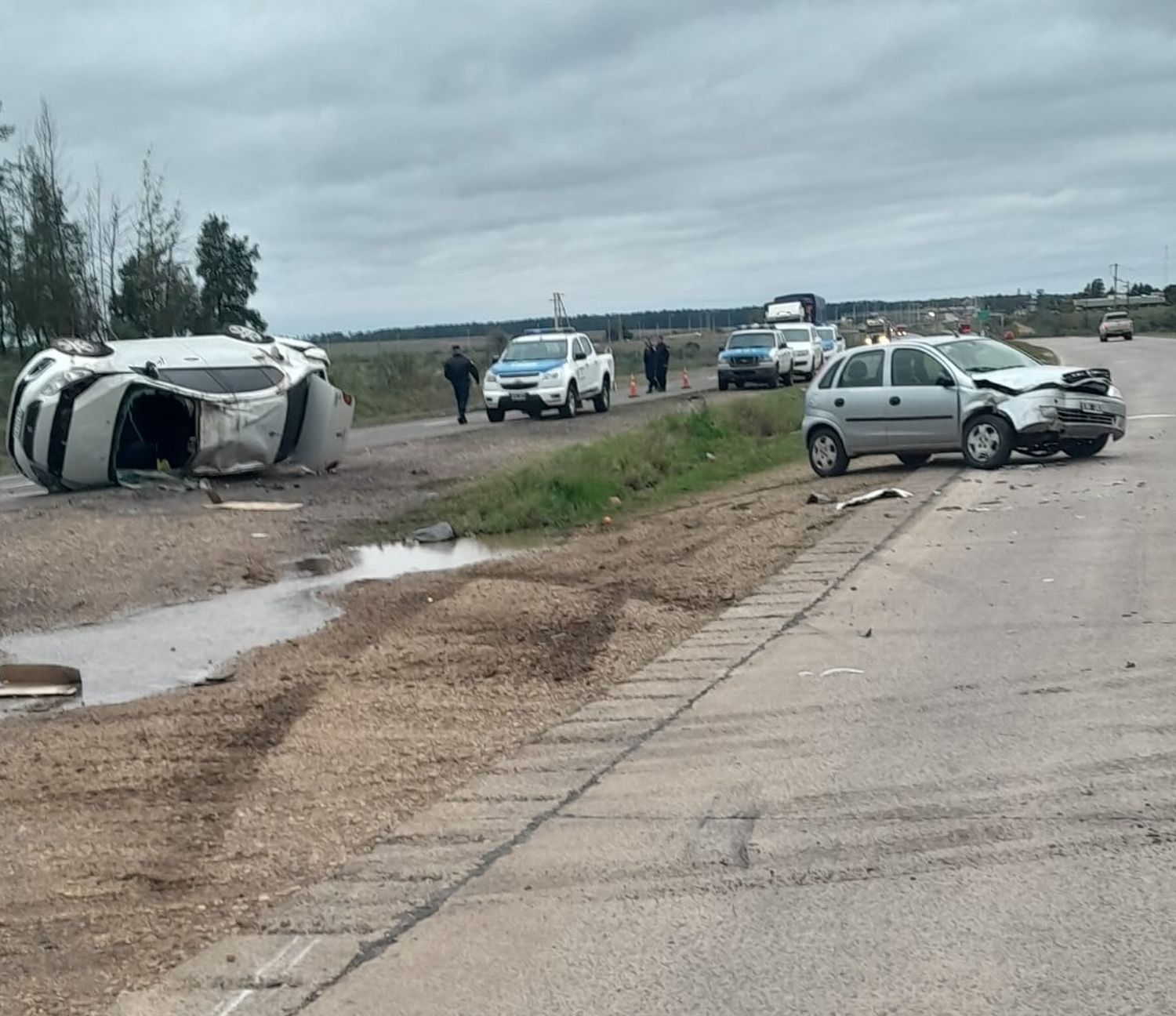 Colisión y vuelco con lesionados en accidente vial