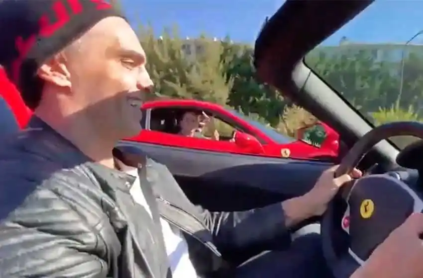 Video: asesinos al volante se filmaron corriendo picadas en dos Ferraris