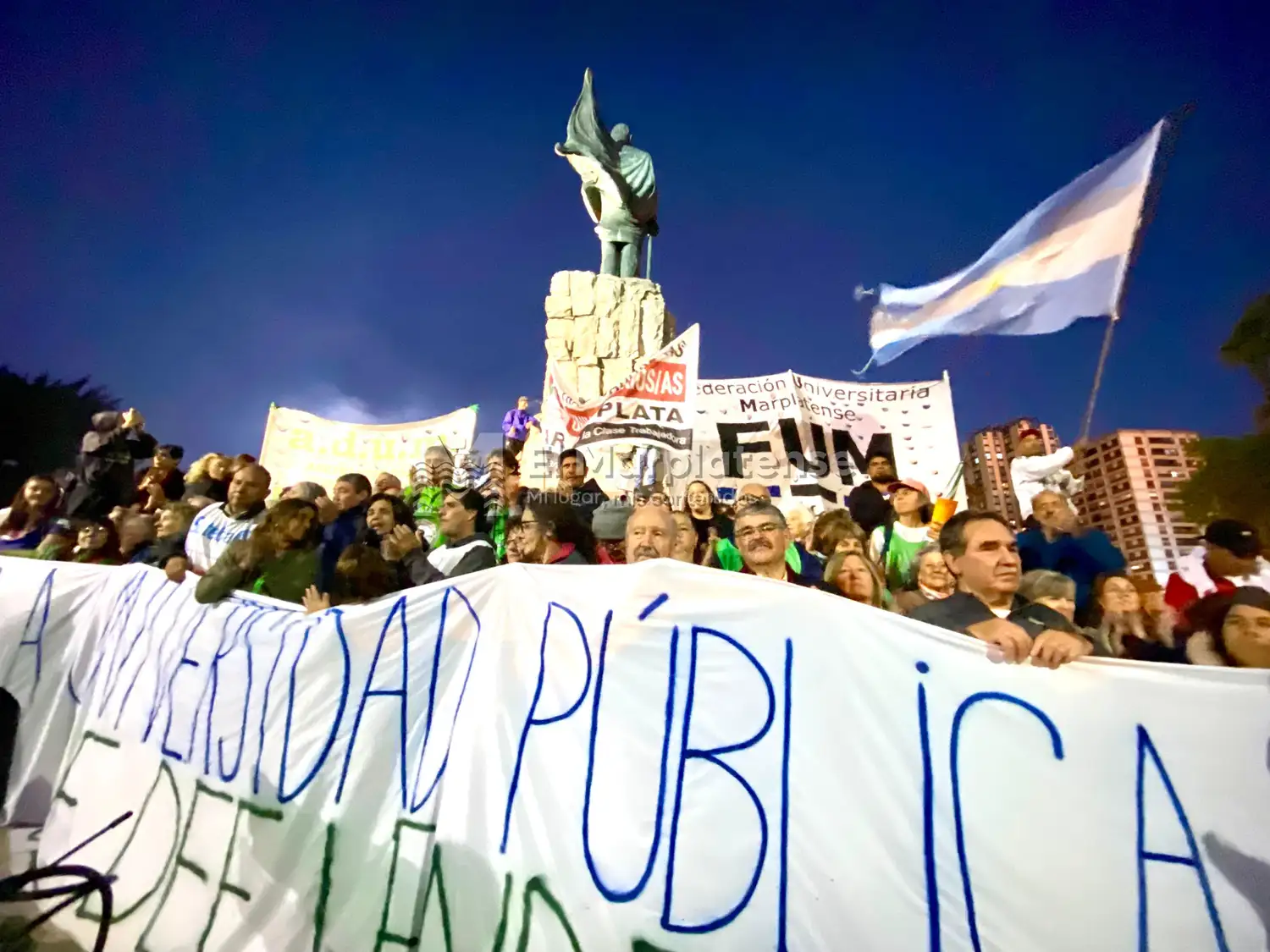 El veto del Gobierno profundiza la crisis con el sector universitario.