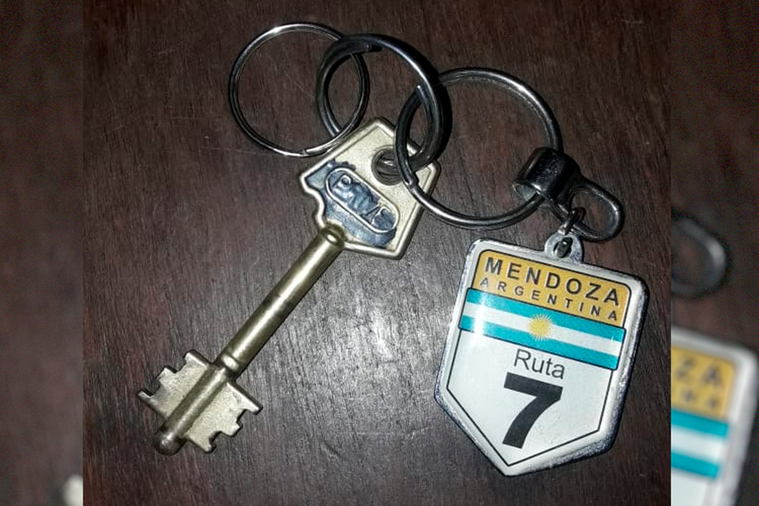 Llaves encontradas en Caseros y Aníbal de Antón