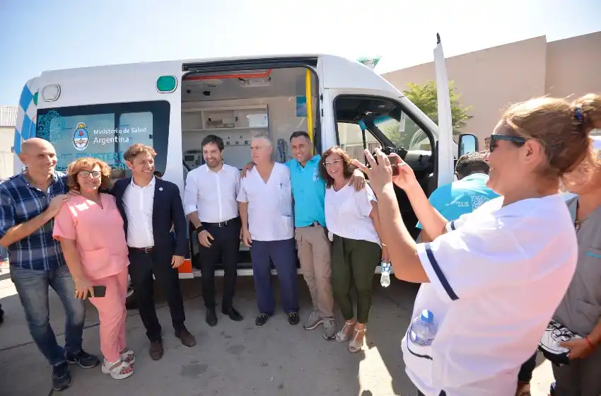 Kicillof encabezó la entrega de 30 viviendas en Alberti