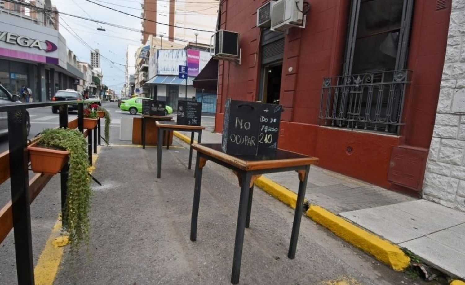 Se autorizaron 40 balcones gastronómicos con permisos provisorios