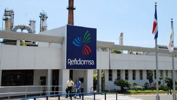 MADURO REMATA a precio de gallina flaca una refinería que a Chávez le costó un realero