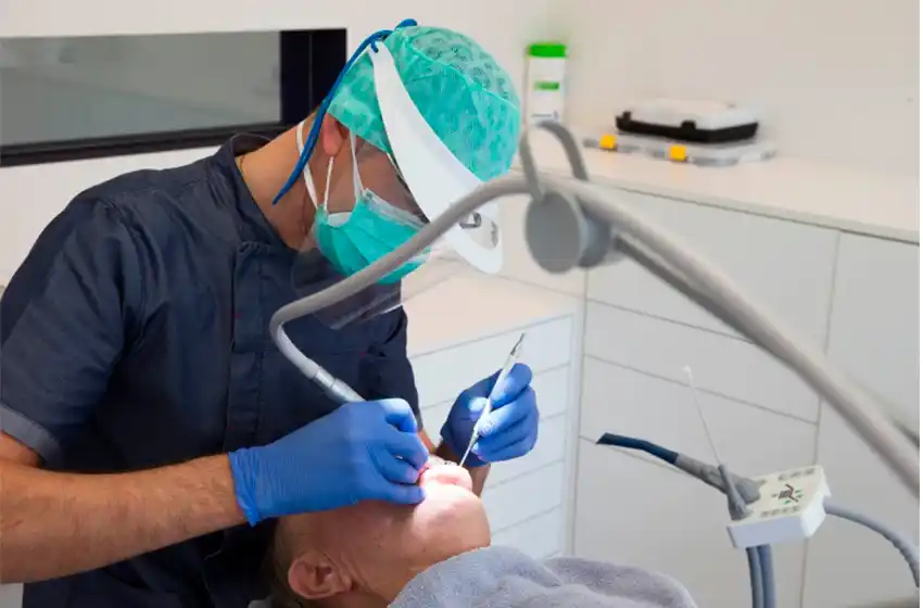 Odontólogos en alerta: "El 95% de los materiales son importados o tienen algún componente que es importado"