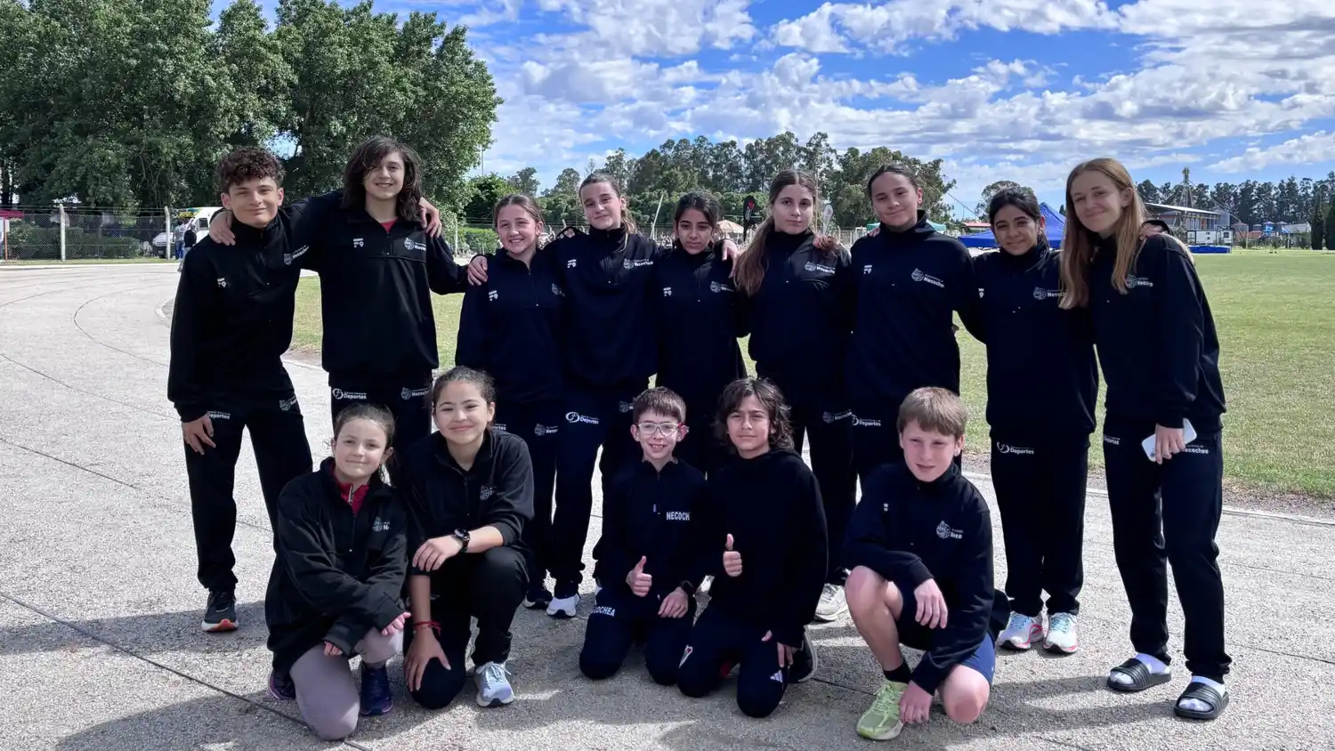 Gran participación. De la Escuela Municipal de Atletismo en San Cayetano