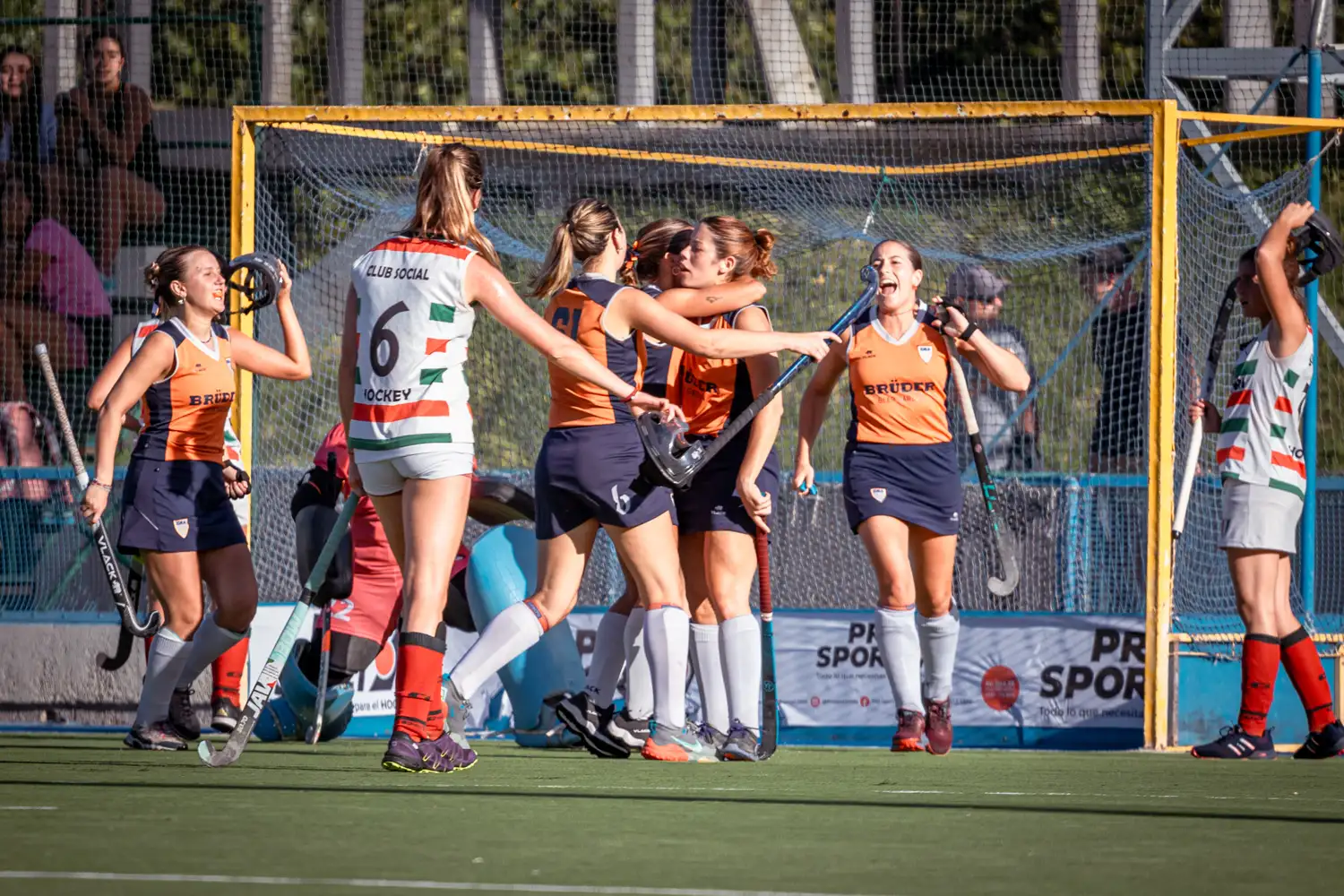 IDRA celebrando el gol ante Social Junín.