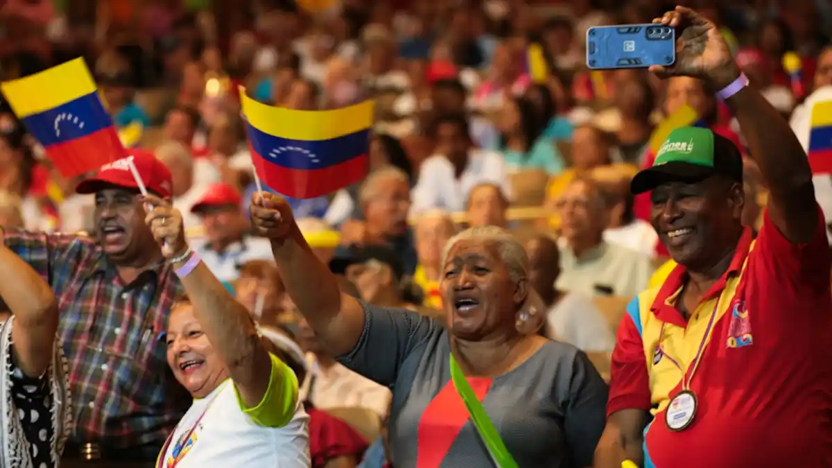 Maduro adelantó que con la nueva recaudación PARA JUNIO HABRÁ MUY POSITIVAS NOTICIAS para las abuelas y abuelos