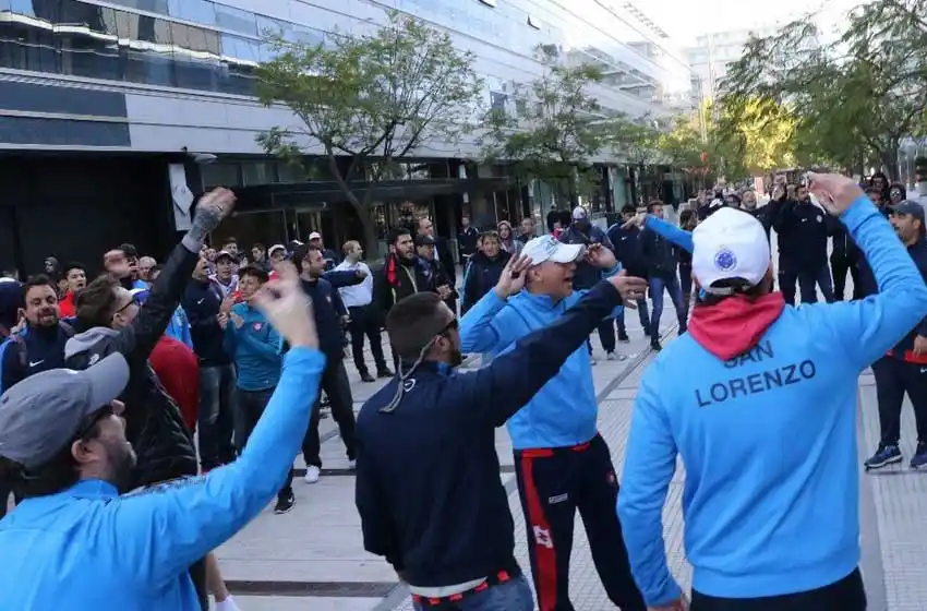 Hinchas de San Lorenzo se manifestaron en contra de Superliga