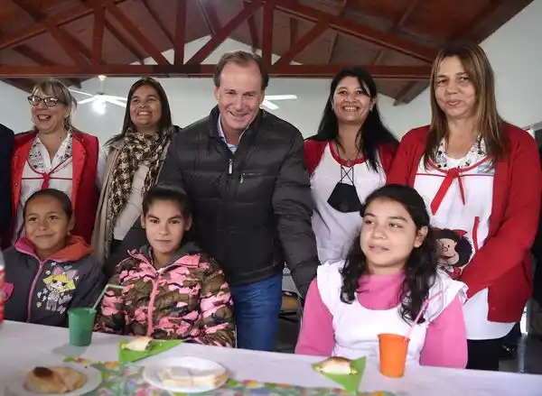 Está en manos del Gobernador la decisión de continuar o no con el uso de barbijos en las escuelas